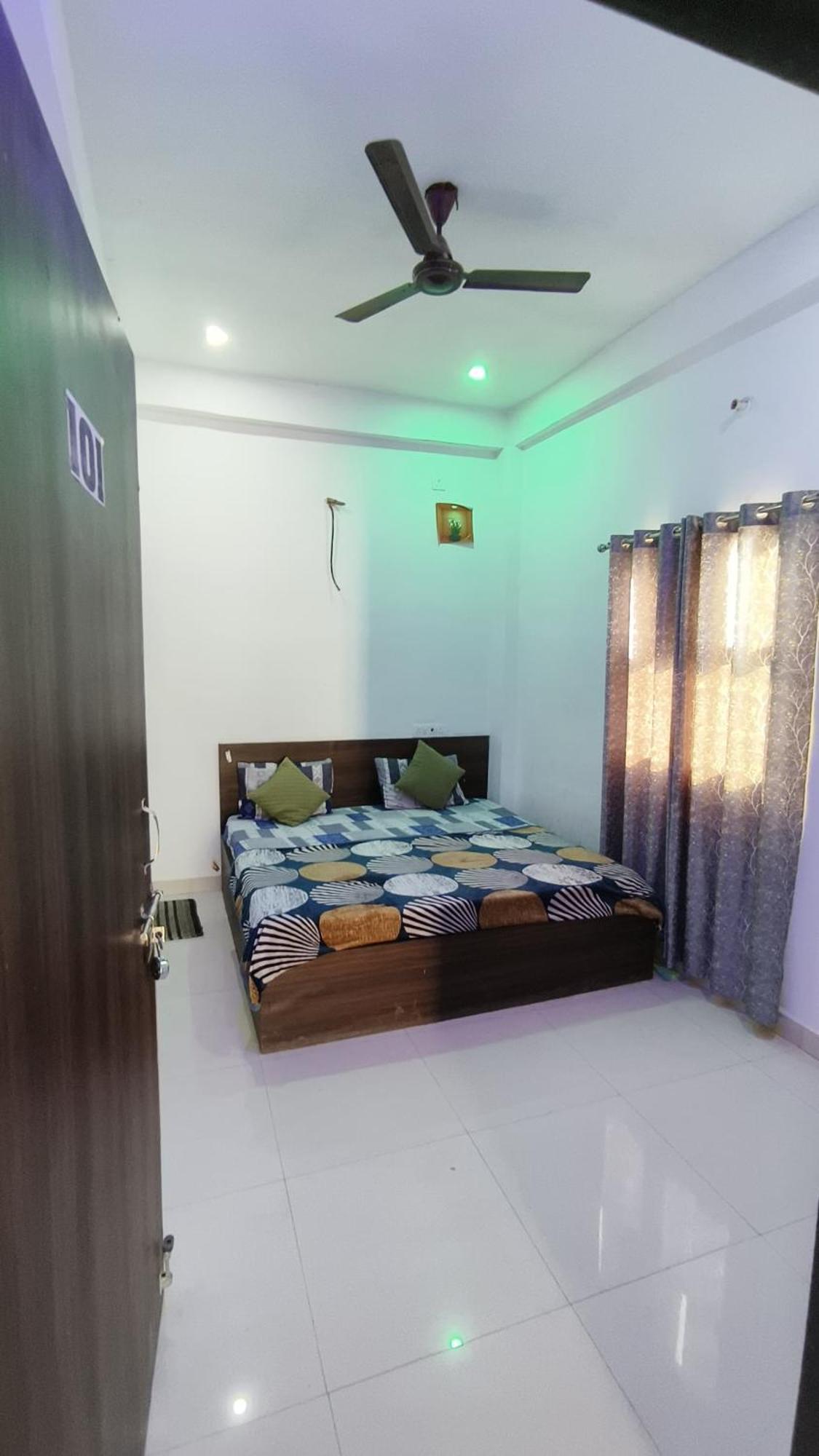 Shri Jee Dham Near Prem Mandir Ξενοδοχείο Vrindāvan Εξωτερικό φωτογραφία